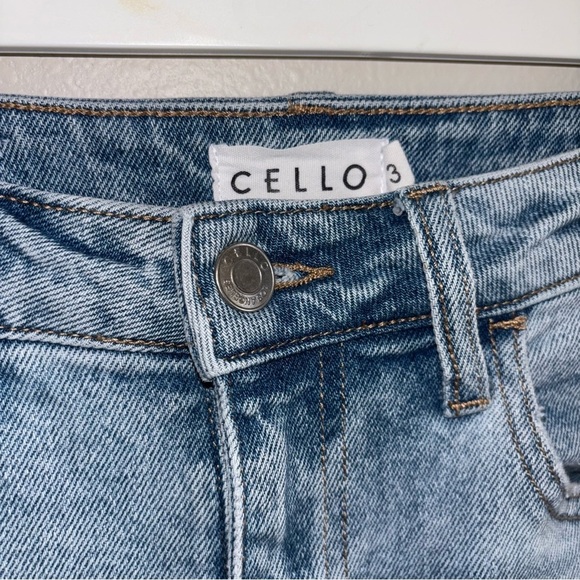CELLO distressed light wash denim Size 3 - Picture 2 of 6